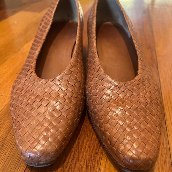 Woven Pumps by Enzo Angiolini size 6.5 - Picture 1 of 6